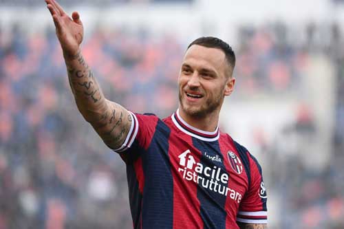 Bologna tuyên bố Arnautovic là 'vô giá', không bán cho Man United