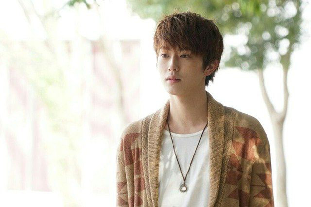 Vợ dắt trai lạ về nhà ân ái cuồng nhiệt, tôi khép cửa giúp, ra quán cafe ngồi chờ