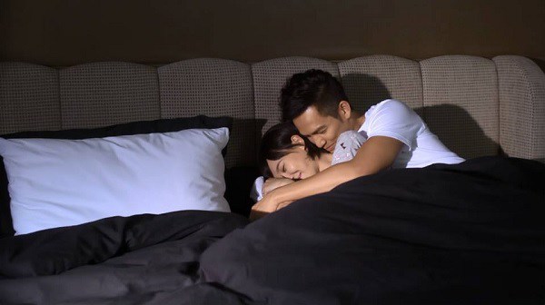 Đêm tân hôn chồng mắt trợn trừng, ú ớ giãy giụa, tôi phẫn nộ đòi ly hôn ngay lập tức