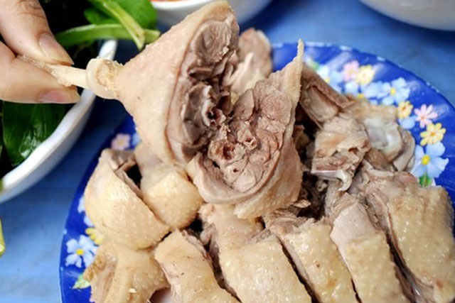 Luộc vịt chỉ cho mỗi gừng thịt vừa hôi vừa dai, đầu bếp nói: Lấy 1 chén rượu đổ vào nồi là xong