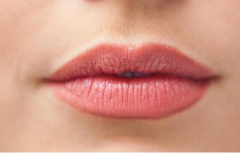 Bạn đã biết cách bảo vệ môi trong mùa hè?