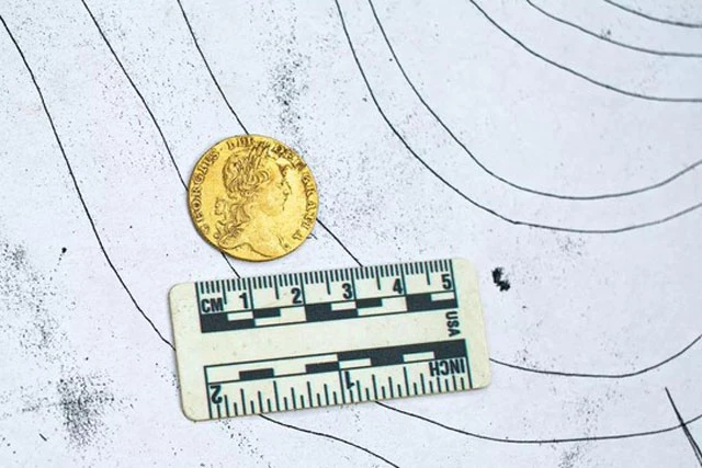 Đồng tiền xu có hình chuột lang bằng vàng năm 1766 của Vua George III là số tiền mà một người lính đánh thuê Hessian được trả trong một tháng.