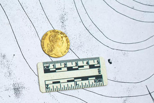 Mỹ: Tìm thấy đồng xu vàng quý hiếm trong ngôi mộ tập thể của lính đánh thuê