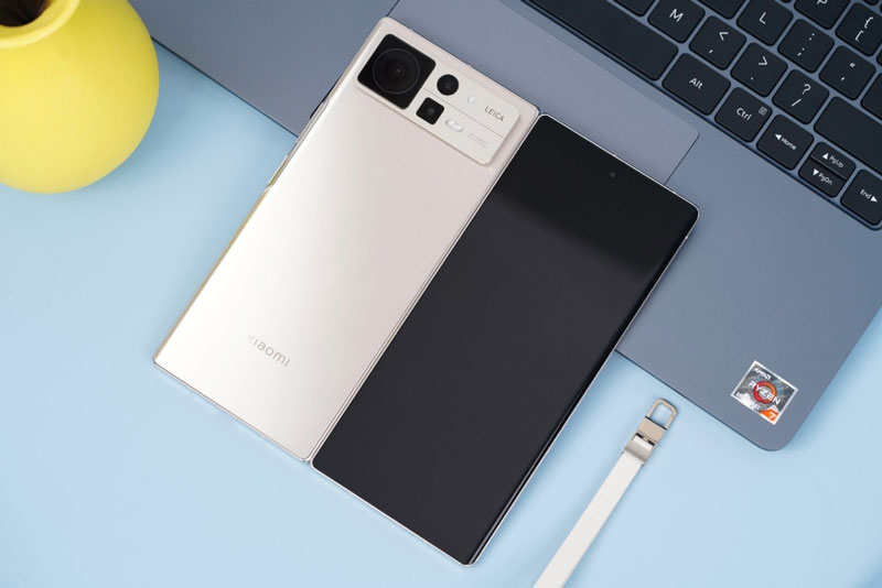 Cận cảnh Xiaomi MIX Fold 2 vừa trình làng, giá khởi điểm 31,24 triệu đồng