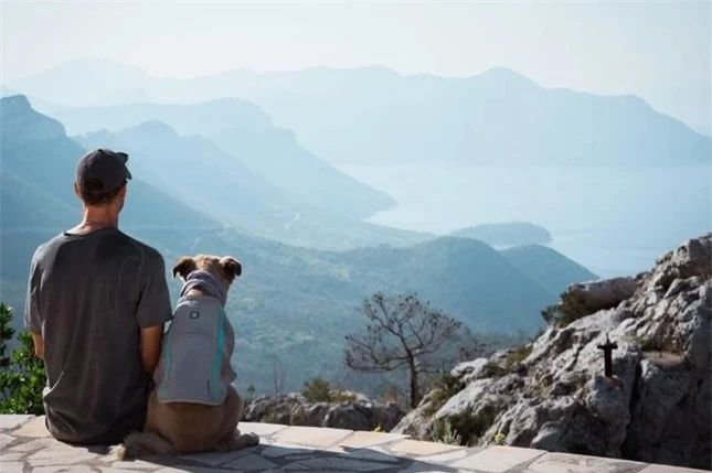 Chàng trai cùng cún cưng đi bộ vòng quanh thế giới suốt 7 năm ảnh 5