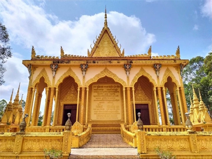 Ngôi chùa ‘dát vàng’ có lịch sử hơn 600 năm ở Trà Vinh nguy nga như cung điện - 4