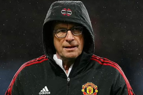 Người cũ Rangnick khuyên học trò không chuyển tới MU