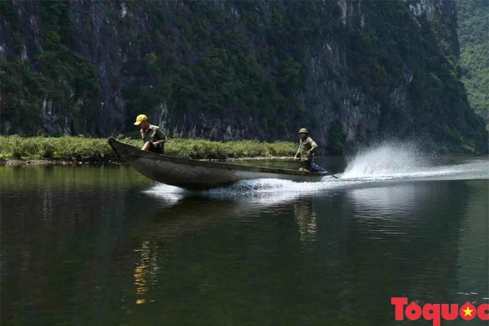 Thót tim với cảnh người dân vượt Thác Tam Lu - Ảnh 11.