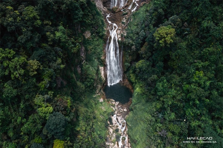 Vẻ nguyên sơ, hoang dại ở ngọn thác khó chinh phục bậc nhất núi rừng Tuyên Quang - 3