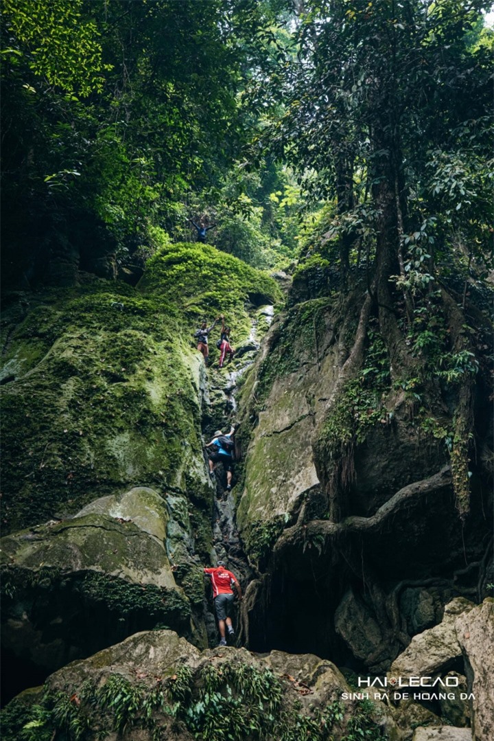 Vẻ nguyên sơ, hoang dại ở ngọn thác khó chinh phục bậc nhất núi rừng Tuyên Quang - 5