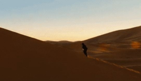 Bí ẩn những căn nhà bằng gạch trổ nhiều lỗ trên sa mạc: Biết tác dụng ai cũng bất ngờ!