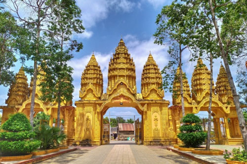 Ngôi chùa ‘dát vàng’ có lịch sử hơn 600 năm ở Trà Vinh nguy nga như cung điện