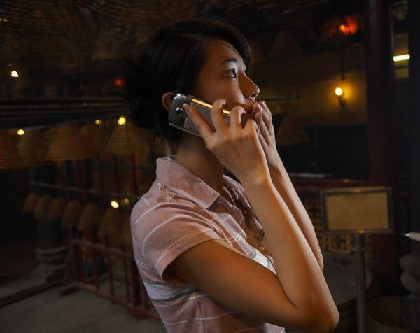 Tôi và chồng vừa ký đơn ly hôn, bỗng anh gọi điện với lời khẩn cầu khiến tôi thẫn thờ