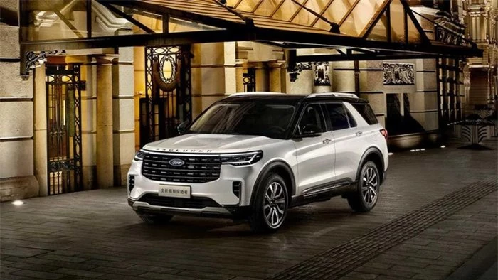  Ford vừa giới thiệu Explorer 2023 tại thị trường Trung Quốc. Mẫu SUV hạng E có nhãn dán là một mẫu xe hoàn toàn mới, nhưng thực tế đây chỉ là bản nâng cấp của thế hệ thứ 6 hiện tại. 