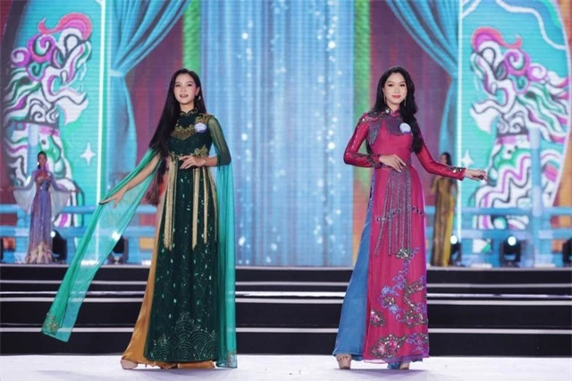 Trực tiếp Chung kết Miss World Vietnam 2022: Trực tiếp Chung kết Miss World Vietnam 2022: Nam Em chính thức vào top 20, dàn thí sinh trình diễn biniki nóng bỏng - Ảnh 15.
