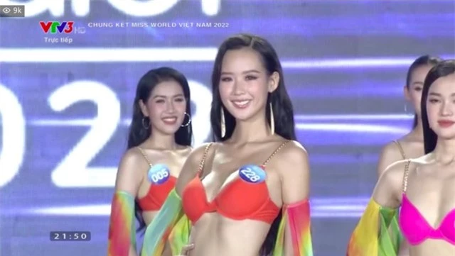 Trực tiếp Chung kết Miss World Vietnam 2022: Nam Em vào thẳng top 10, dàn thí sinh trình diễn biniki nóng bỏng - Ảnh 18.