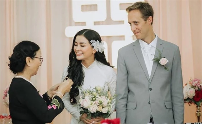 Những sao Việt khiến công chúng ngỡ ngàng khi công khai chuyện ký hợp đồng hôn nhân trước khi cưới