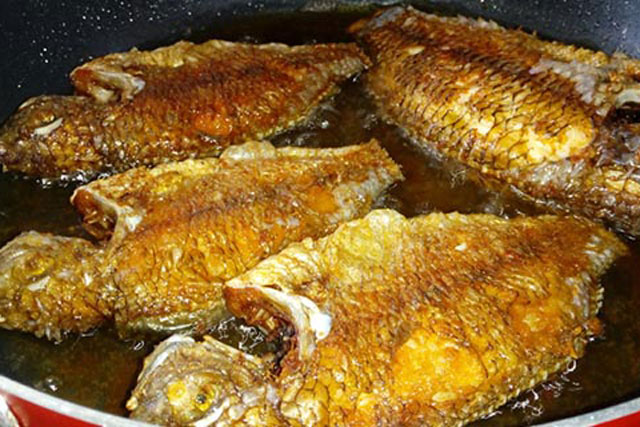 Bỏ thứ này vào chảo, chiên rán không sợ bắn dầu, món ăn vàng rộm, giòn tan