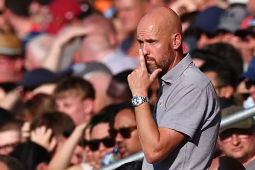 Fan MU đòi sa thải Ten Hag