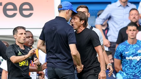 HLV Conte: 'Ai thách thức thì tôi đáp lại thôi'