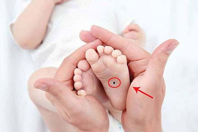 Trẻ có 3 nốt ruồi Tài- Lộc- Phúc là tương lai sáng chói, rạng danh tổ tông