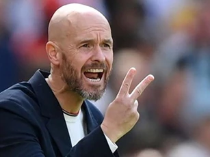 HLV Ten Hag bắt cầu thủ MU chạy hơn 13 km trong buổi tập sau trận thua Brentford