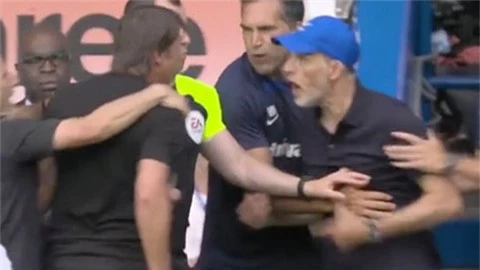 HLV Tuchel suýt choảng nhau với Conte ở trận derby London