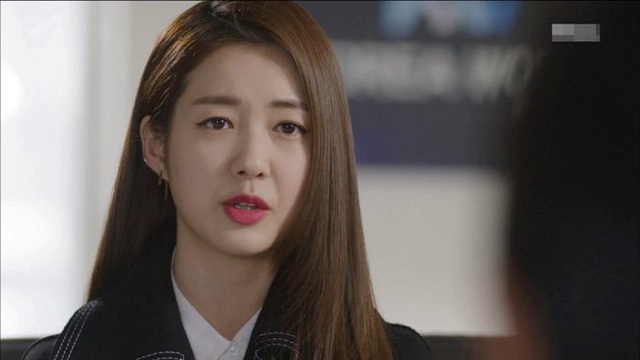 Gặp vợ cũ của chồng trên phố, tôi mỉa mai "đừng lấy đứa con để nhận sự thương hại", nào ngờ chị ta đáp trả sâu cay khiến tôi cứng họng