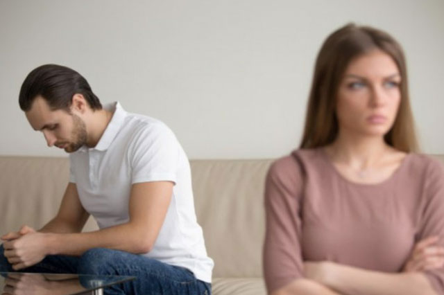 Biết tôi vô sinh, chồng vội vàng kiếm con nối dõi với... vợ cũ