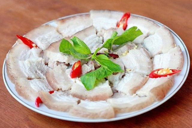 Chần thịt lợn qua nước sôi là dại, đây mới là cách khử mùi hôi chuẩn nhất