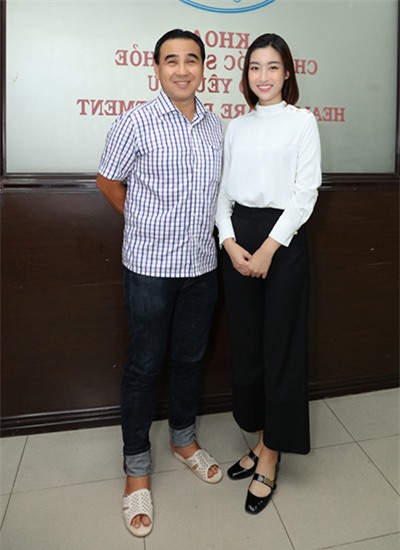 Sao Việt đăng kí hiến tạng: MC Quyền Linh - Hari Won có lý do xúc động, Đỗ Mỹ Linh và Thuỳ Tiên được mẹ ủng hộ  - Ảnh 2.