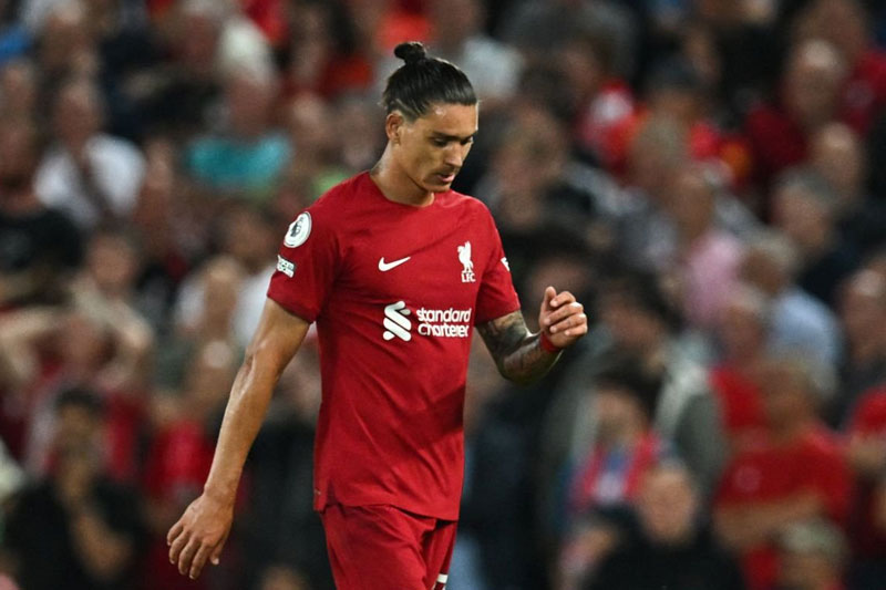 Darwin Nunez bị thẻ đỏ, Liverpool hòa thất vọng