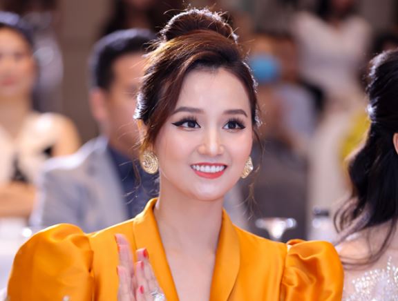 Lã Thanh Huyền lần đầu hé lộ nghi vấn "dao kéo"