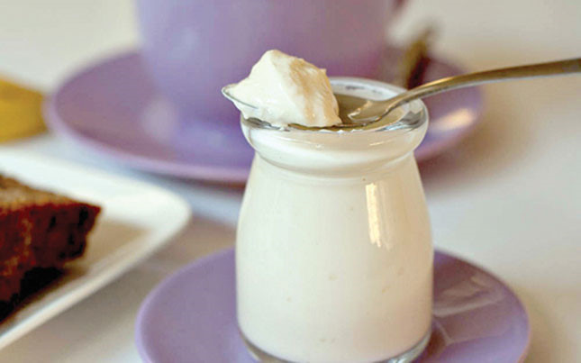 Lý do bạn nên ăn sữa chua trước khi đi ngủ