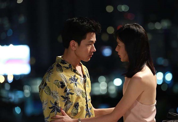 Đi xa 2 tháng về, tôi rụng rời nhìn vòi hoa sen trong nhà tắm của vợ sắp cưới