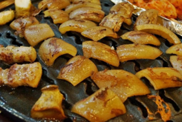 Con lợn có 1 bộ phận cực giàu collagen, giúp ổn định đường huyết, dưỡng mạch máu: Nhiều người bỏ phí