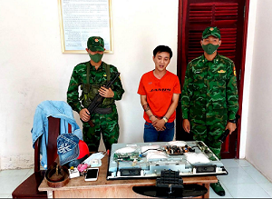 Bắt nghi phạm vận chuyển gần 1kg ma túy giấu trong tivi