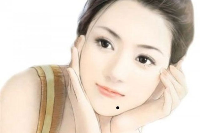 9 nốt ruồi vượng tướng, cả đời rủng rỉnh tiền, đừng dại tẩy đi