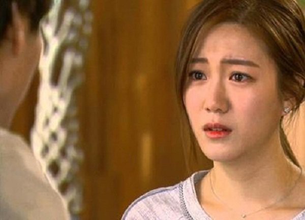 Tôi ở cữ sướng như tiên cho đến khi vô tình nghe được câu nói bất thường của chồng