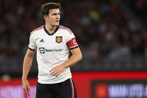 Ten Hag chịu sức ép cho Maguire ngồi dự bị ở trận gặp Liverpool