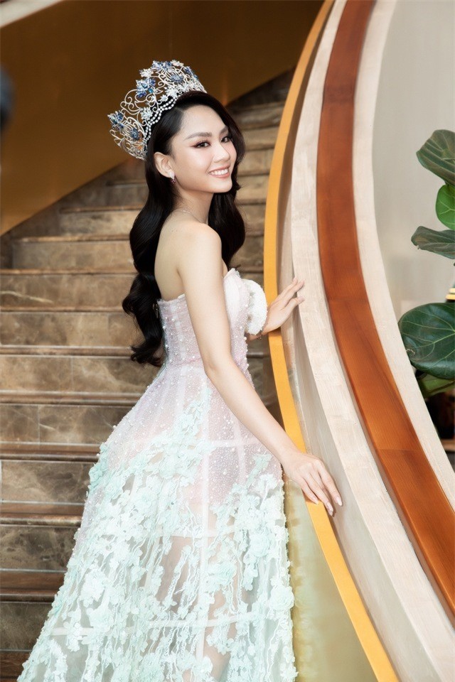 Dàn mỹ nhân đổ bộ sự kiện Miss Grand 2022: Thùy Tiên nổi bần bật, Top 3 Hoa hậu Thế giới Việt Nam khoe nhan sắc rạng ngời - Ảnh 9.