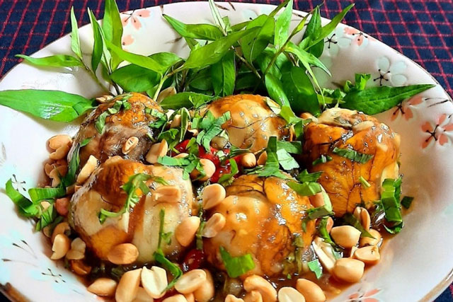 Trứng vịt lộn ăn luộc 'xưa' rồi, chế biến theo cách này đảm bảo không tanh, ăn là nghiền