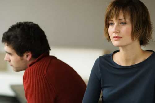 3 năm nay, ngày nào tôi cũng vụng trộm với cô hàng xóm mà vợ không hề hay biết