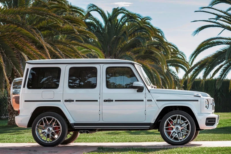 2. Mercedes-AMG G63 (giá khởi điểm: 156.450 USD).