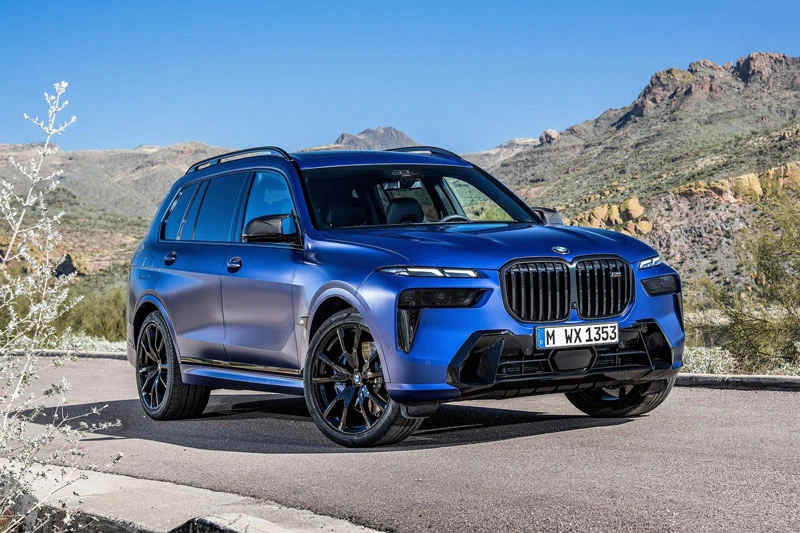 4. BMW X7 M60i.