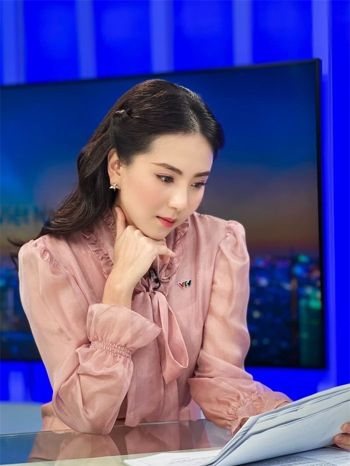 
Điểm danh dàn MC Việt sở dung nhan sắc nước hương trời không thua kém gì Hoa hậu