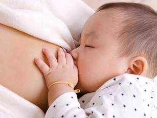 Mẹo điều trị nứt cổ gà khi cho bé bú đơn giản