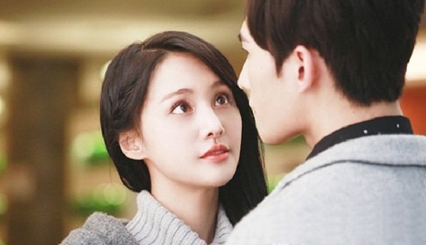 Đặt ghi âm trong phòng bạn trai rồi ra về, tôi 'vỡ tim' khi nghe được giọng mẹ kế