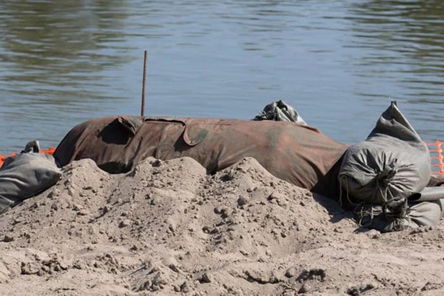 Bất ngờ phát hiện quả bom 'khủng' sau đợt hạn hán khắc nghiệt ở Ý