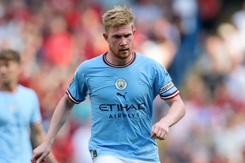 2. Kevin de Bruyne (Man City, mức lương: 400.000 bảng/tuần).